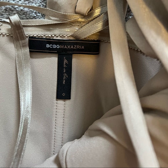 BCBGMAXAZRIA BARBARA ONE SHOULDER SATIN GOWN. - Picture 5 of 7